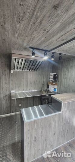 Фудтрак с именем J0lE