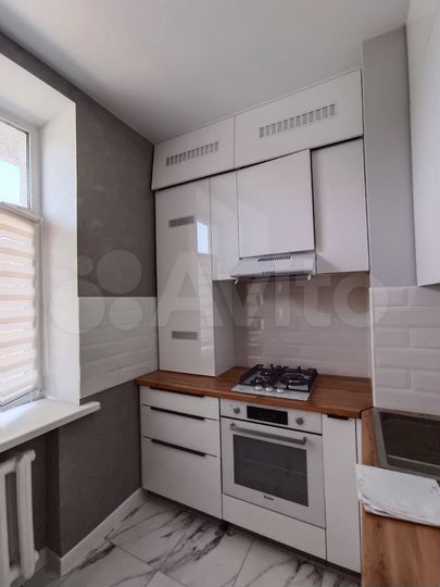 2-к. квартира, 54 м², 2/5 эт.