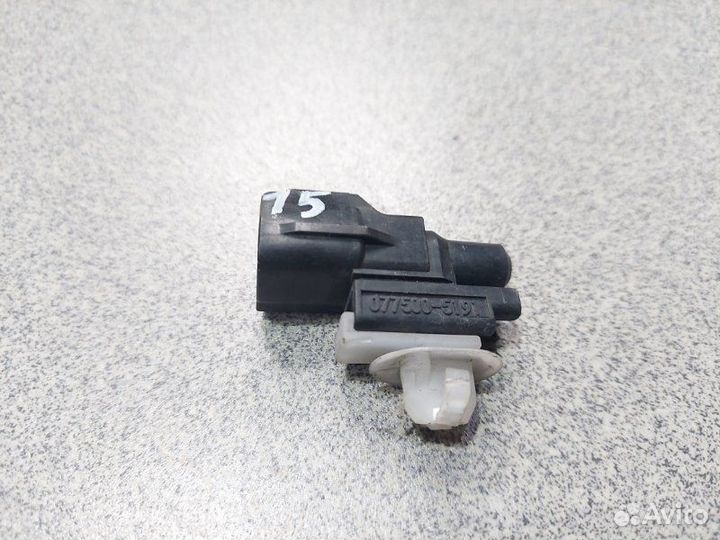 Датчик температуры Toyota Camry AVV50-1050975