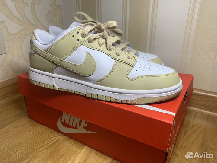 Nike dunk low team gold