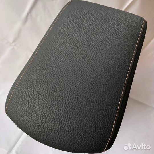 Подлокотник для daihatsu mira 2017г