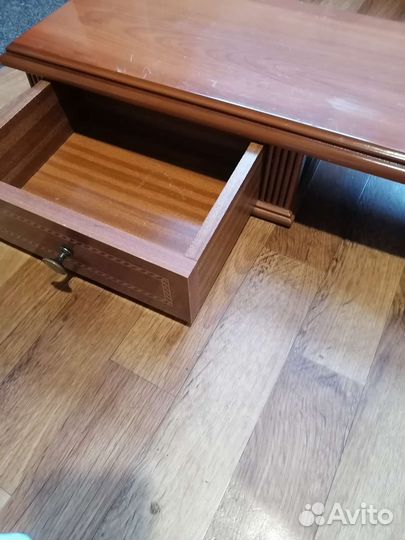 Полка навесная консоль