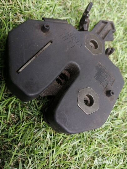 Замок капота Volvo Xc90