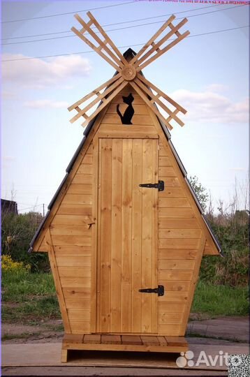 Уличный туалет деревянный