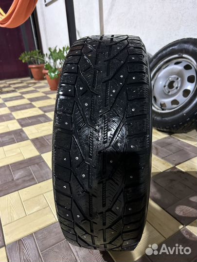 Tigar SUV Ice 215/65 R16