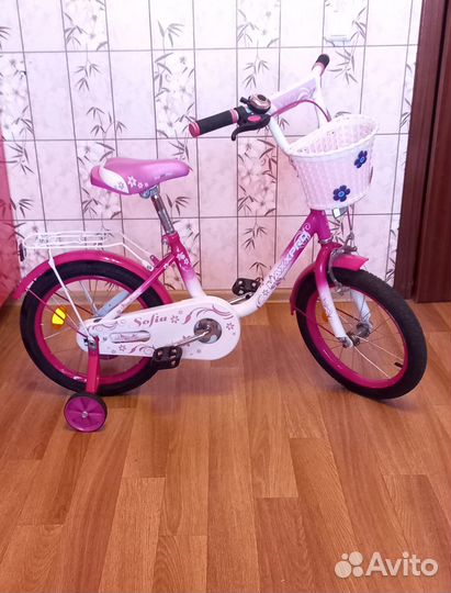 Детский велосипед четырехколесный 16