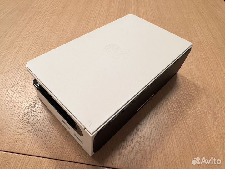 Nintendo Switch oled + Super Mario Bros. U Deluxe