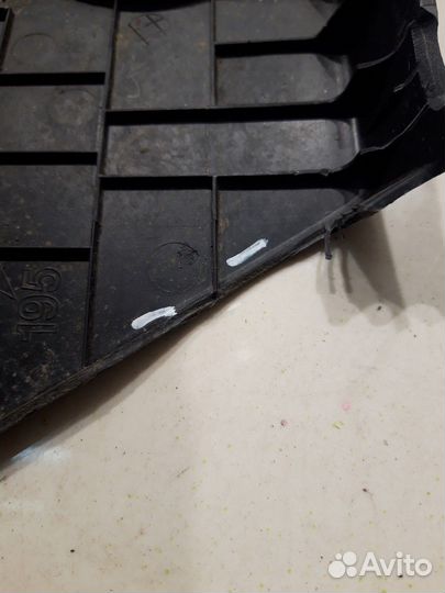 Накладка салона (задняя, правая) (Hyundai Tucson)