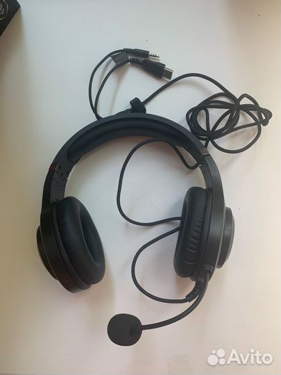 Наушники с микрофоном