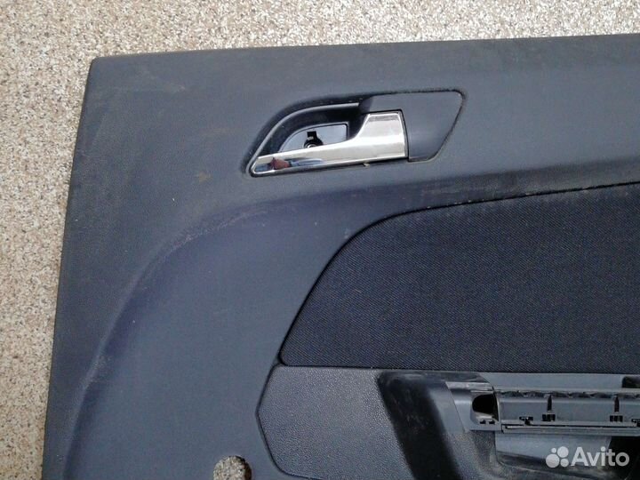 Opel Astra H Обшивка задней правой двери