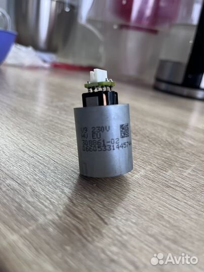 Мотор от стайлера dyson HS05 под ремонт