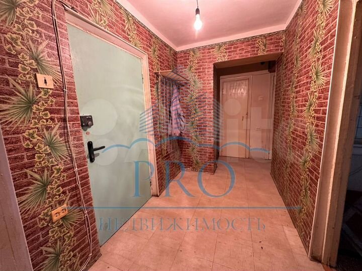 2-к. квартира, 55 м², 2/5 эт.