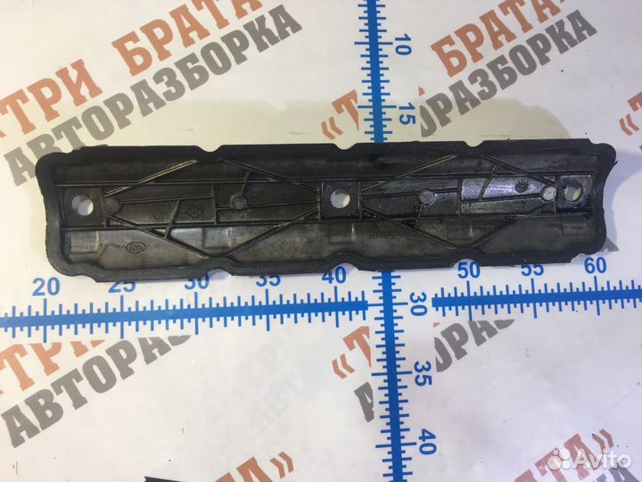 Рено Трафик Клапанная крышка