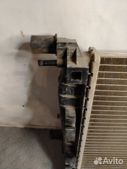 Радиатор охлаждения Renault Fluence седан K4M V838