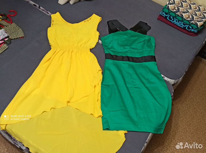 Много платьев