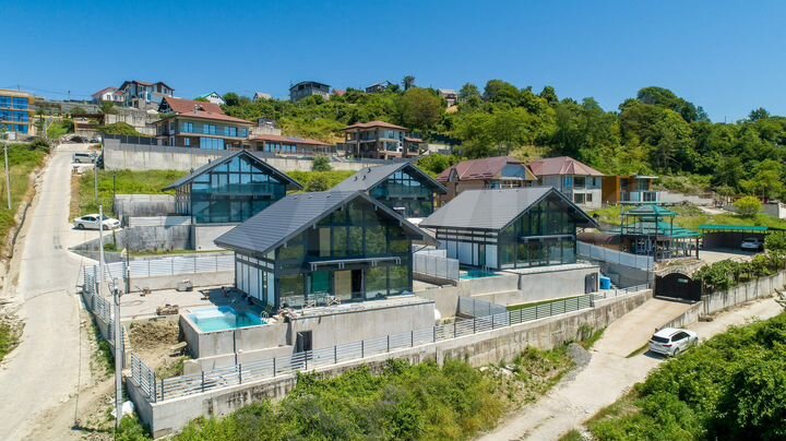 Дом 260 м² на участке 6 сот.