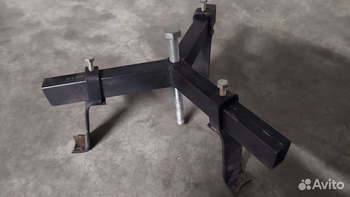 Съемник тормозных барабанов