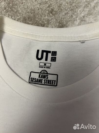 Футболка Uniqlo Kaws
