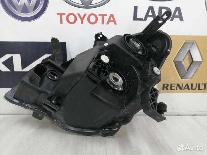 Фара Nissan almera G15 Прав