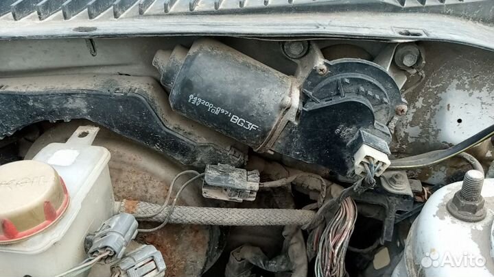 Моторчик стеклоочистителя Mazda 323F BA