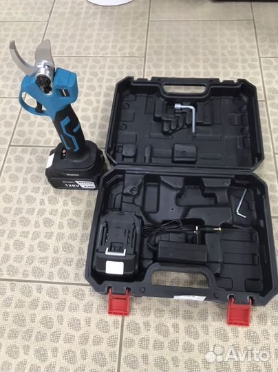 Аккумуляторный сучкорез новый