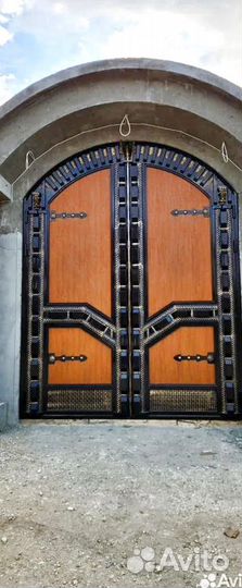 Ворота в Махачкале с ковкой на заказ