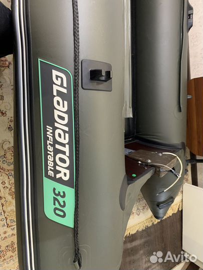Продам лодку gladiator 320
