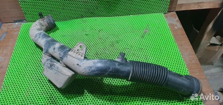 Патрубок воздушного фильтра Opel Vectra B Вектра Б