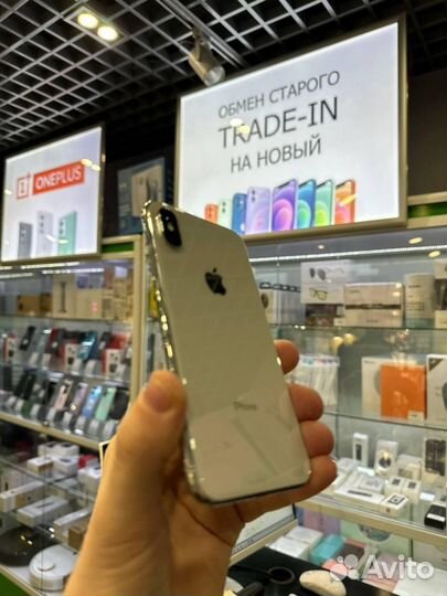 iPhone X, 64 ГБ