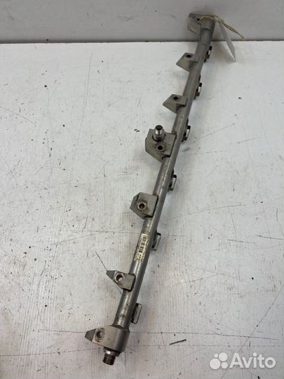 Топливная рейка Bmw 7-Series E65 N73B60 2003