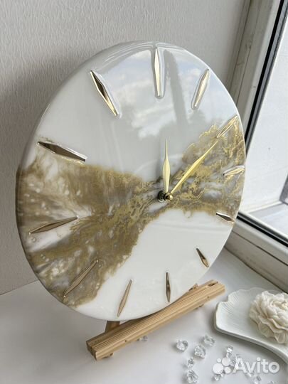 Часы настенные из эпоксидной смолы