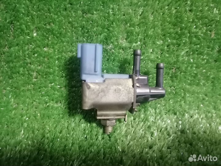 Клапан вакуумный Nissan Sunny N16