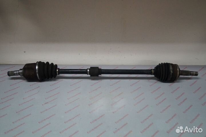 Nissan 39100-AU315 Вал приводной правый