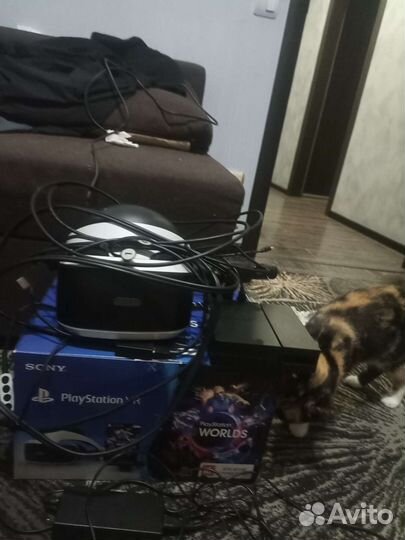 Playstation vr rev 1 + 2 ps move controllers