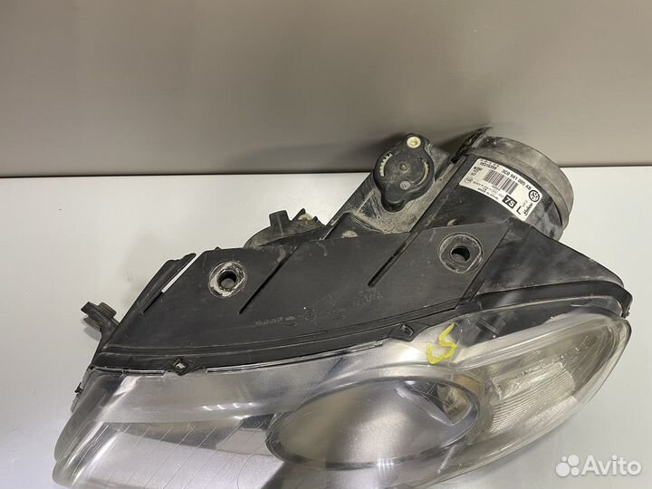 Фара левая Фольксваген Пассат Б6
