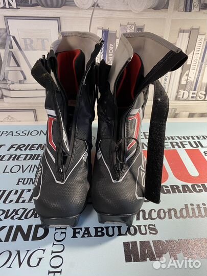 Лыжные ботинки коньковые spine