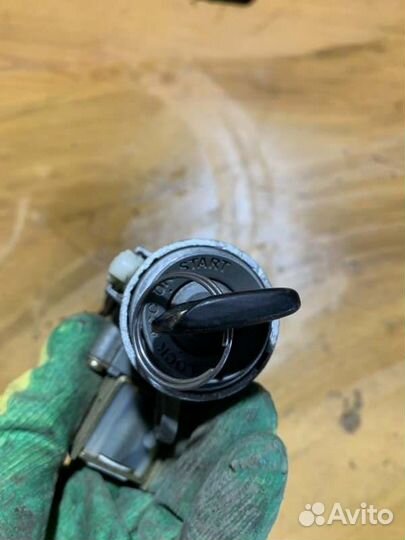 Замок зажигания Toyota Corona premio 1999