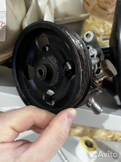 Насос гидроусилителя LDV Maxus