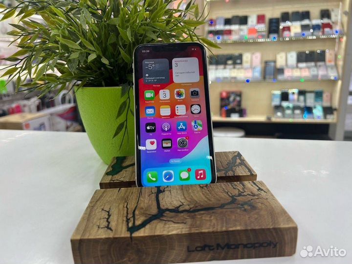 iPhone 11, 64 ГБ