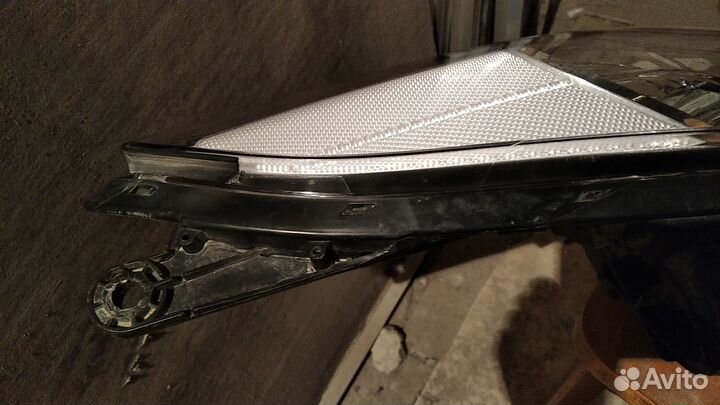 Фара левая Hyundai Elantra MD 2010-2015 92101-3х