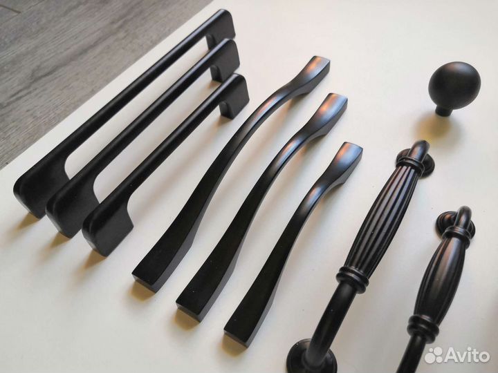 Мебельные ручки черные новые