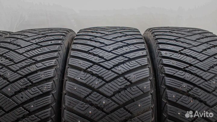 Goodyear UltraGrip Ice Arctic SUV 275/45 R20 110T
