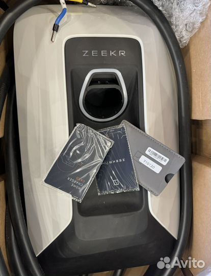 Зарядная станция zeekr 7кВт