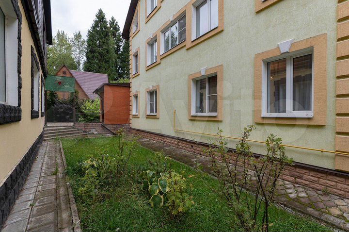 Коттедж 1239 м² на участке 29 сот.