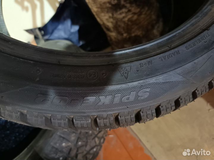 Bridgestone Blizzak Spike-02 24.5/45 R19 102