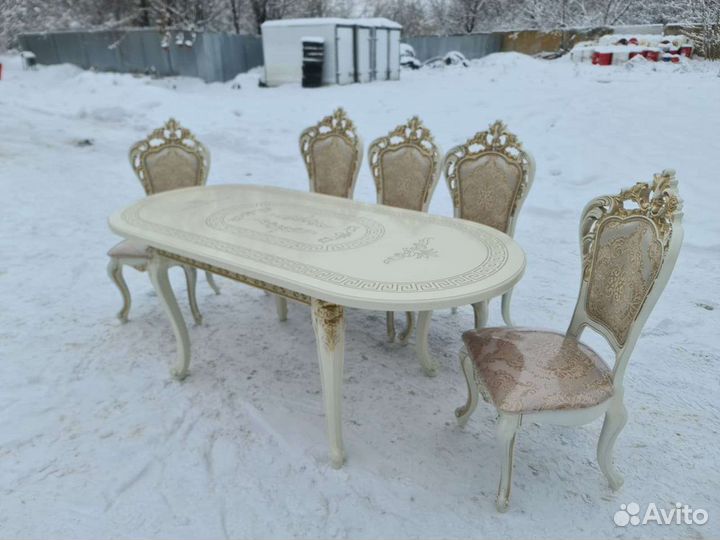 Столы и стулья