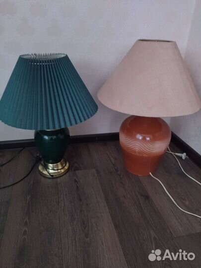 Лампа настольная зеленая