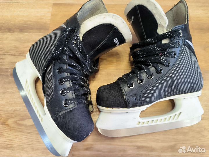 Коньки хоккейные