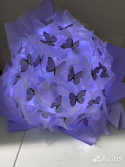 Букет из бабочек с гирляндой