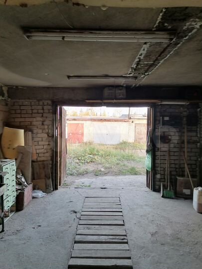 Гараж, > 30 м²